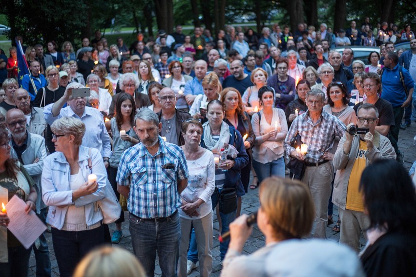 Demonstracja przed słupskim sądem