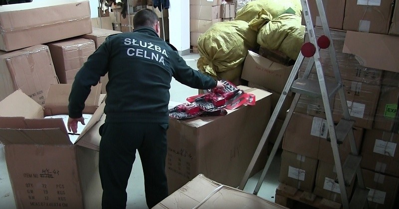 Podrabiane zabawki w kontenerach na przejściu w Małaszewiczach. Ich szacunkowa wartość to ponad 1,6 mln zł 