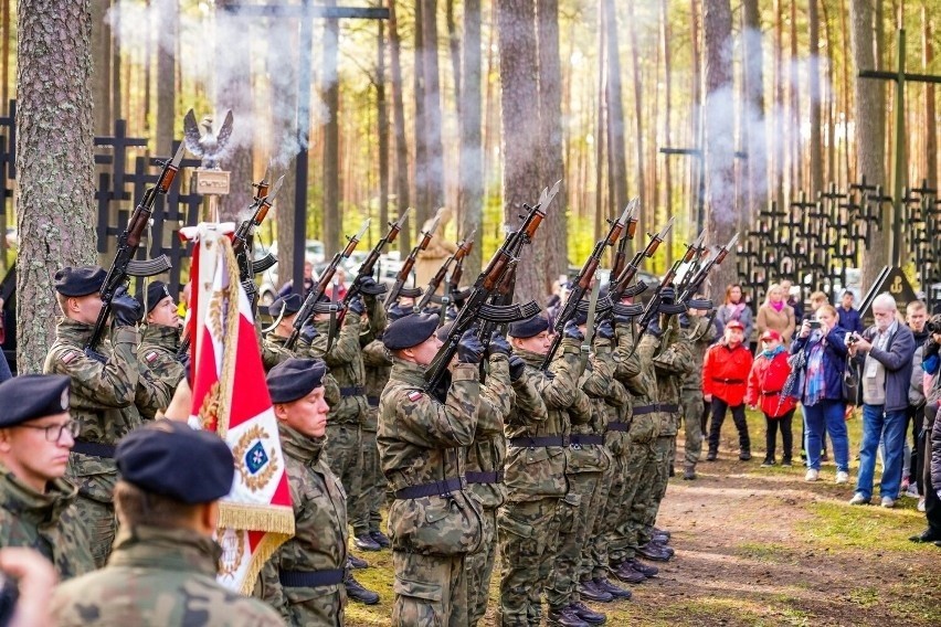 W 83. rocznicę mordu w Piaśnicy oddano hołd zamordowanym. W Sanktuarium Piaśnickim odbyły się uroczystości państwowe