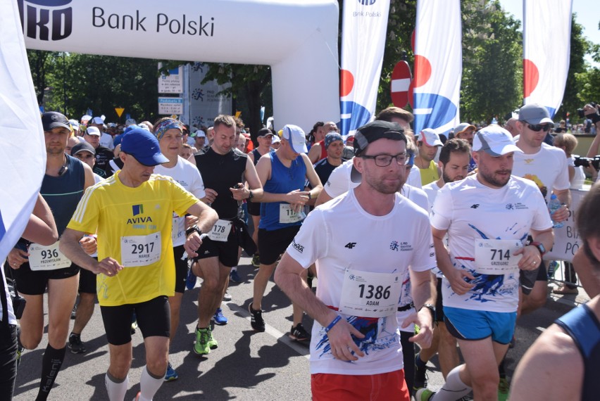 W obu biegach 6. PKO Białystok Półmaraton wystartowało około...