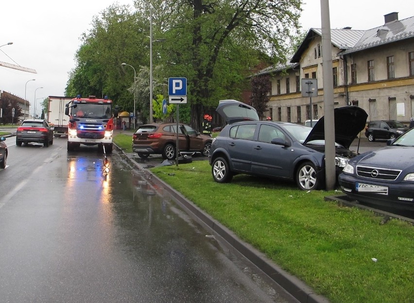 Zdarzenie drogowe na ul. Powstańców Śląskich.