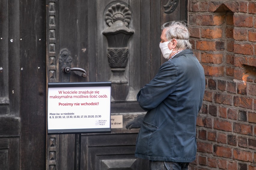 W krakowskich kościołach pojawiło się w niedzielę ciut...