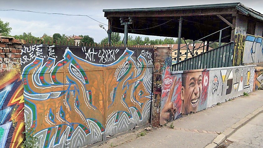Mur przy ul. Głowackiego w czerwcu 2019 r.