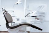 To u dentysty zrobisz za darmo. Które zęby można leczyć w ramach NFZ? Sprawdź jakie zabiegi są refundowane przez NFZ 18.08.2023