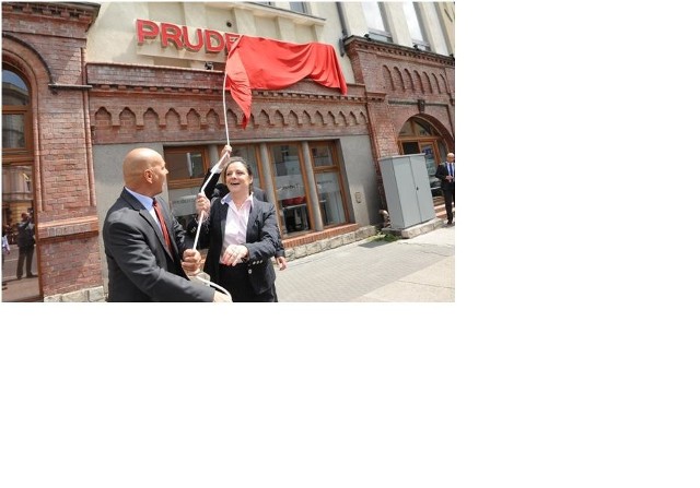 Siedziba opolskiego oddziału Prudential znajduje się przy Pl. Piłsudskiego.