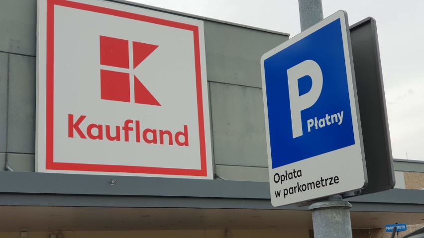 Kaufland wprowadził parkomaty pod marketem w Strzelcach Opolskich. Pierwsze dwie godziny są darmowe