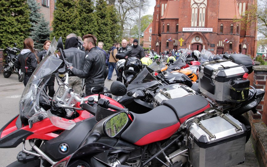 Grudziądzcy motocykliści wzięli udział w mszy św. w kościele...