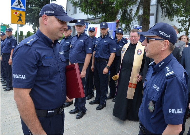 W Kowali otwarto nowy posterunek policji. Będzie obsługiwał część powiatu radomskiego. Służbę zaczęło w nim 10 mundurowych.