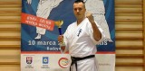 Grzegorz Dębowski, makowski policjant-karateka chory na SLA (stwardnienie zanikowe boczne) potrzebuje pomocy