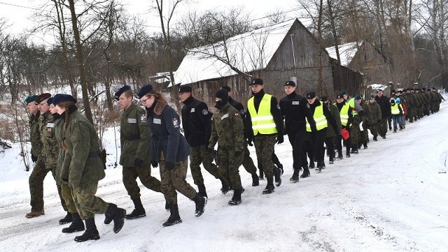 Marsz na trasie Szydłów - Kurozwęki - Szydłów.