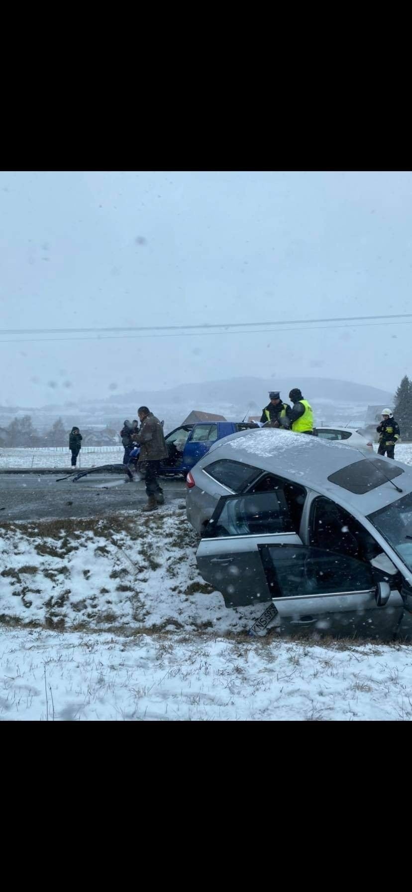 Wypadek w Tęgoborzy, na drogach ciężkie warunki