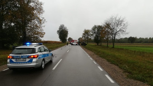 Kierowca osobówki zginął po zderzeniu z ciągnikiem w miejscowości Zajęczniki na drodze krajowej nr 62