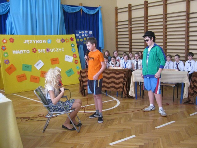 Niecodzienną lekcję promującą naukę języków obcych mieli uczniowie Publicznej szkoły Podstawowej w Odrzywole.