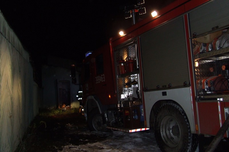 Pożar magazynu i budynku mieszkalnego w Rzepinie