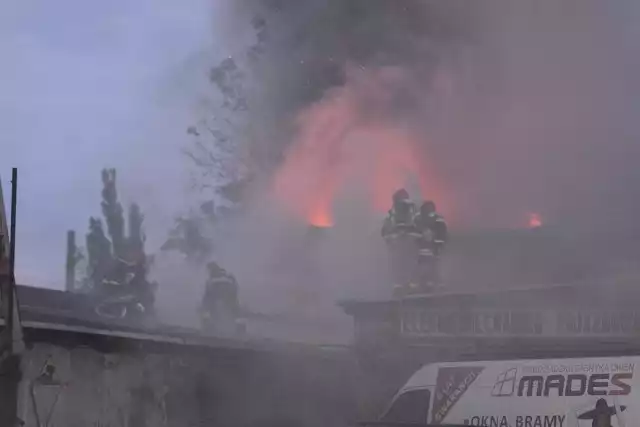 31 maja w nocy na ul. Kwiatowej w Grudziądzu doszło do dwóch pożarów.