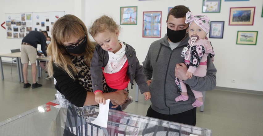 Mieszkańcy Podkarpacia jak zwykle głosowali całymi rodzinami