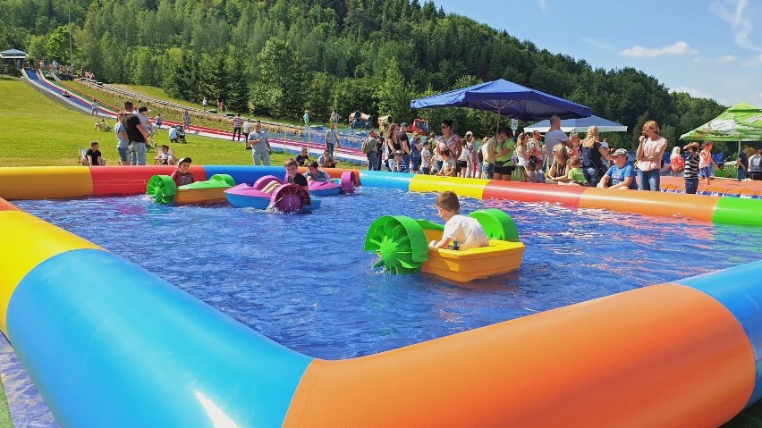 4. Wielka dmuchana zjeżdżalnia wodna Slip and Slide...