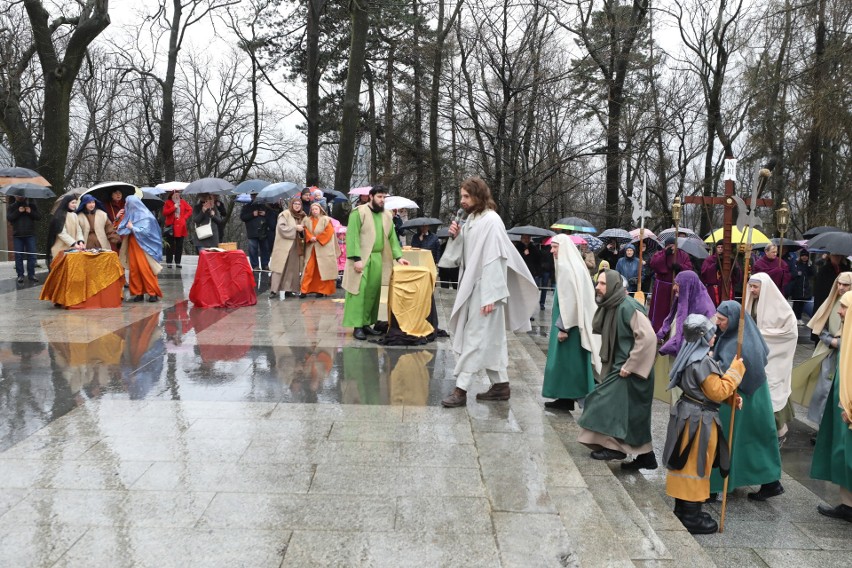 Niedziela Palmowa w Piekarach Śląskich. Aktorzy odegrali...