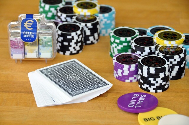 W Polsce tego typu turnieje pokerowe są niemożliwe do zrealizowania ze względu na obowiązujące przepisy prawa