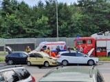 Białystok. Wypadek na DK 8 na wlocie do Białegostoku. Niedaleko Ronda Putry zderzyły się cztery auta. Utrudnienia w ruchu [ZDJĘCIA]