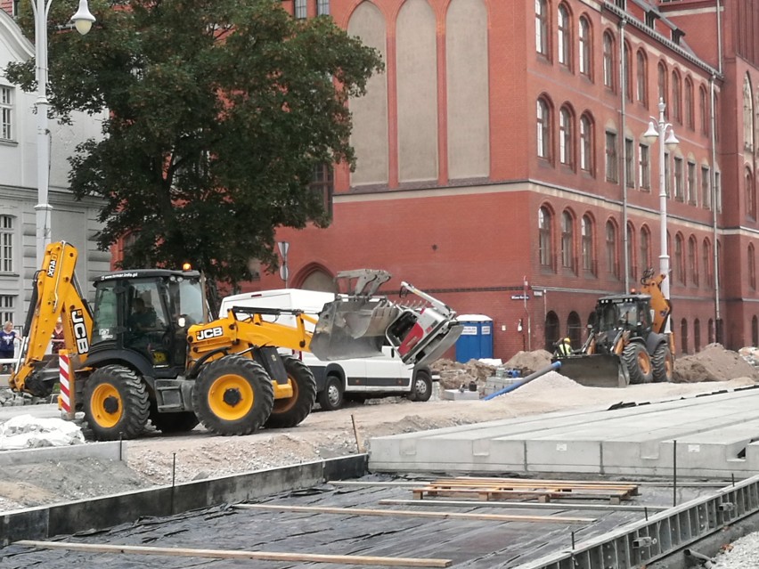 Plac budowy na Wałach gen. Sikorskiego został uprzątnięty....