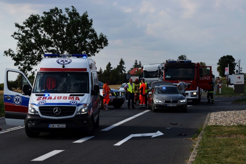 Śmiertelny wypadek na wylocie z Wielunia. Zginął 49-letni kierowca skutera [FOTO, WIDEO]