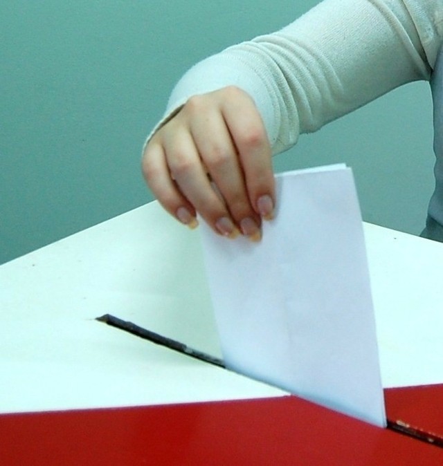 Czterech kandydatów powalczy o stanowisko wójta gminy Bobrowice.