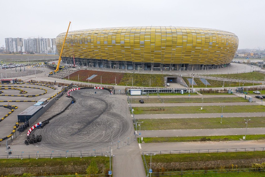 Gdańsk. Ogromny dźwig pojawił się pod stadionem. Rozpoczęły...