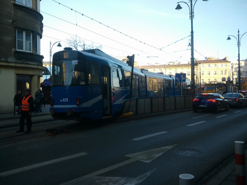 Kraków. Wykolejenie tramwaju na ul. Starowiślnej