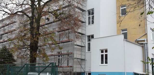 Obecnie trwa termomodernizacja części budynków wąbrzeskiej lecznicy