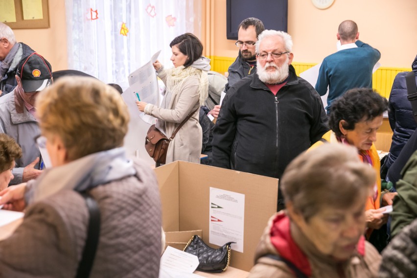 Wybory samorządowe 2018. Tak głosują mieszkańcy Krakowa [ZDJĘCIA]