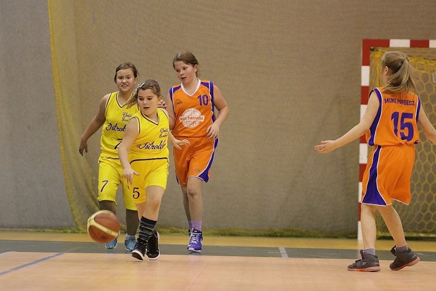 Pierwszy mecz najmłodszych koszykarek Unii Basket [WIDEO, ZDJĘCIA]