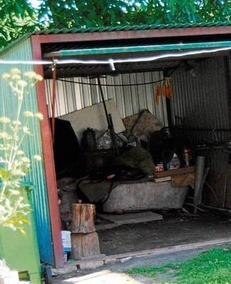 W tym garażu Feliks D. prawdopodobnie zabił i oprawił swego psa Fot. Magdalena Balicka