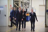 Prezydent Andrzej Duda w Kujawsko-Pomorskiem. Odwiedził fabrykę TZMO [PLASTICA, ZDJĘCIA]