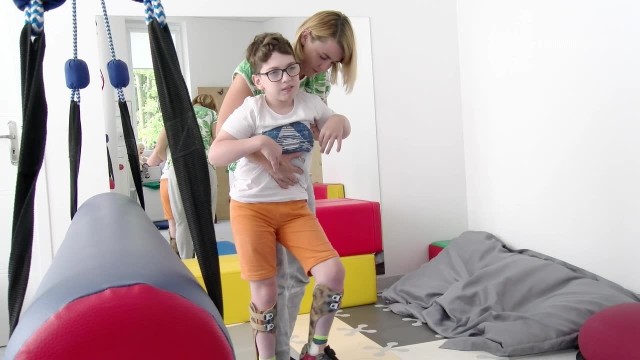 10-letni Michał cierpi na dziecięce porażenie mózgowe. Ale umie pływać, jeździ na 4-kołowym rowerku, potrafi grać na ze słuchu keyboardzie. Żeby nadal się tym cieszyć, potrzebuje pomocy