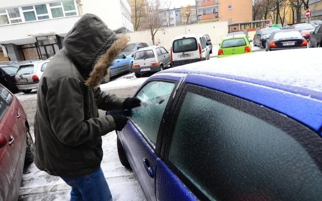 Dzisiaj w nocy będzie ślisko. Uważajcie na drogach