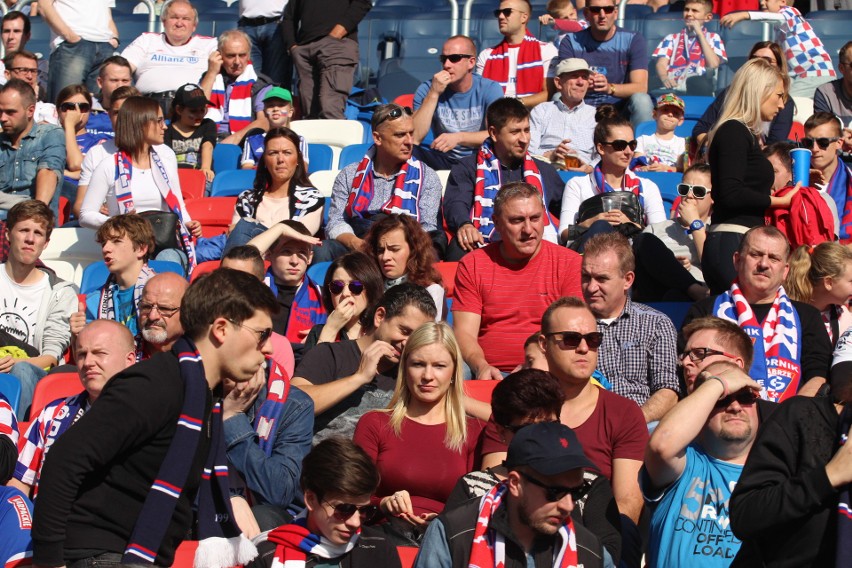 Śląskie derby Górnik Zabrze - Piast Gliwice: zdjęcia kibiców