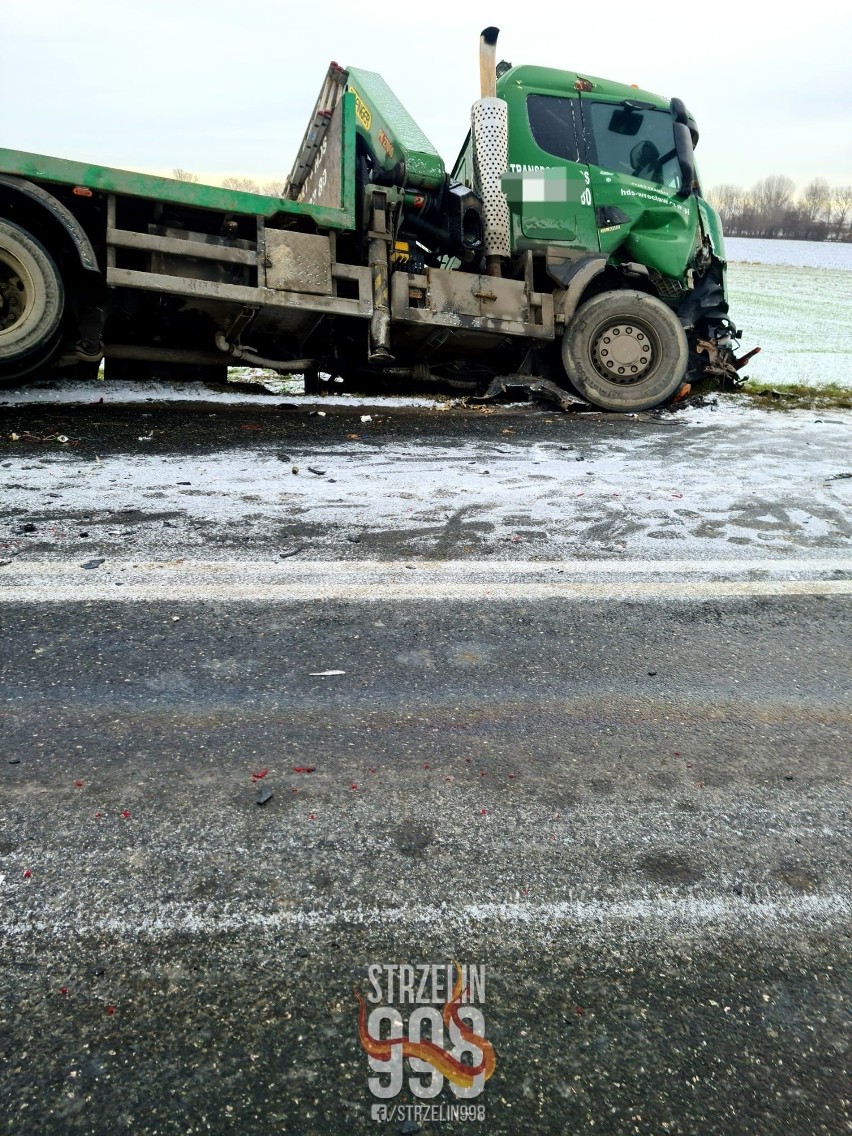 Dolny Śląsk: Trudna sytuacja na drogach. Wypadki, remonty, śnieg [AKTUALIZACJA]