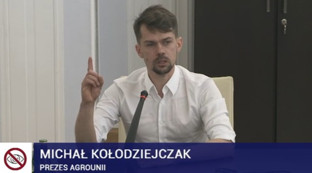 Michał Kołodziejczak, lider AgroUnii przed komisją senacką ds.Pegasusa