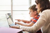 Darmowe laptopy dla uczniów i nauczycieli. Ważne zmiany w szkołach od września 2023 dotyczą klas IV. Co z resztą uczniów?