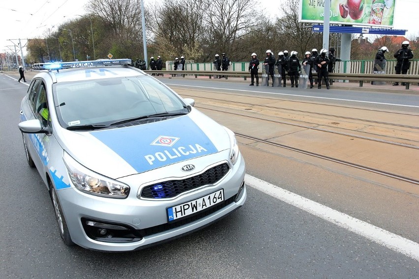 Kibice z Warszawy dotarli do Szczecina około godz. 16.30