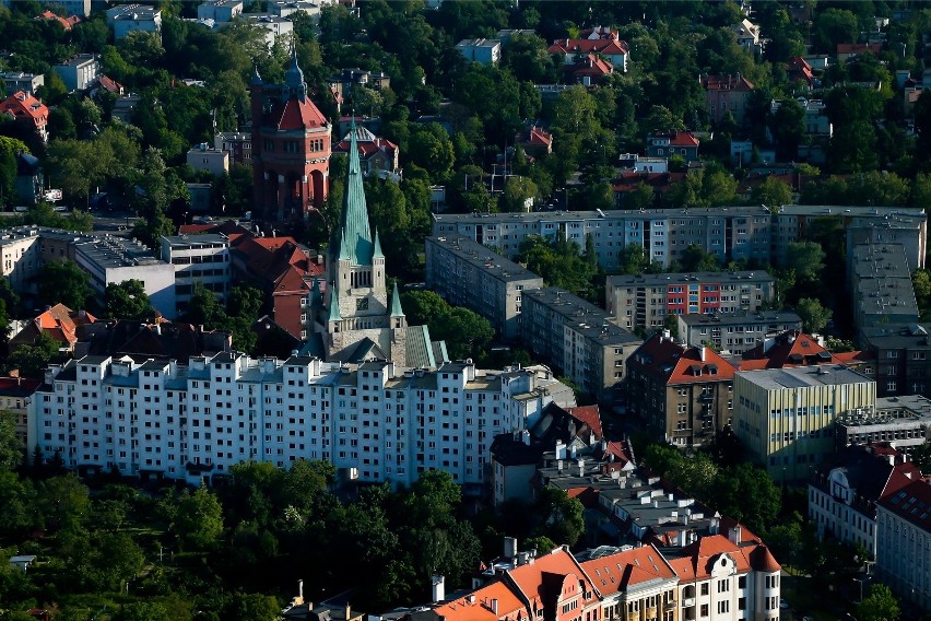 Mówiąc o wrocławskich drapaczach chmur myślimy od razu: Sky...