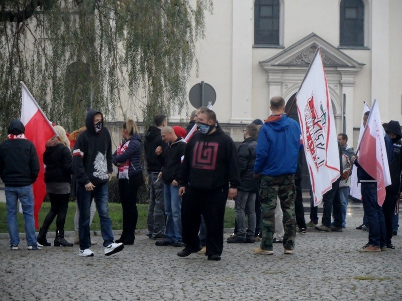 W marszu antyimigracyjnym w Częstochowie wzięło udział ponad...