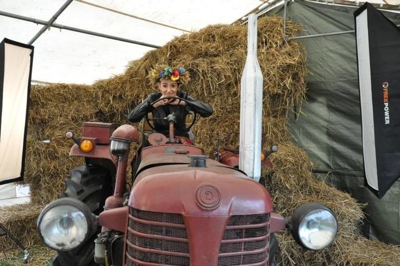 Kobiety na traktory - wiemy już, kto trafi do kalendarza!