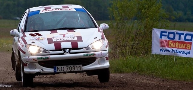 Kiedy tylko Marcin zrobił prawo jazdy postanowił pójść w ślady ojca i zostać kierowcą rajdowym.