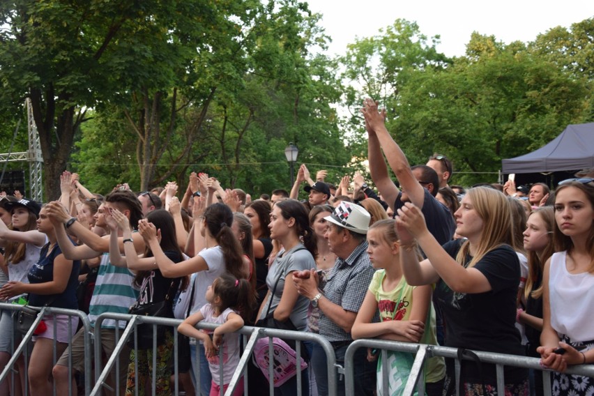 Juwenalia w Suwałkach 2018. Studenci bawili się na koncertach w Parku Konstytucji 3 Maja [ZDJĘCIA]