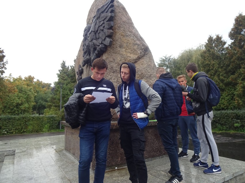 Uczniowie przeszli śladami niemieckich represji w Kielcach (ZDJĘCIA)
