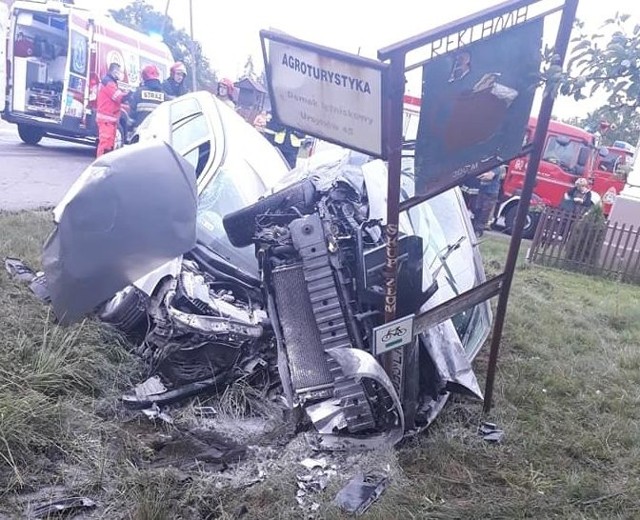 W Ursynowie na skrzyżowaniu doszło do wypadku dwóch samochodów osobowych.