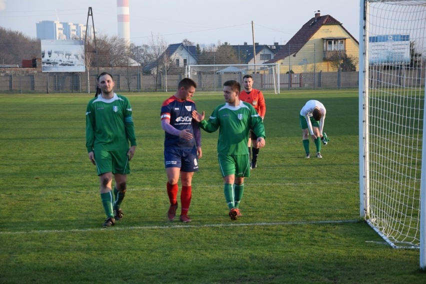 Rezerwy TOR-u (zielone stroje) potrafią "namieszać" w...