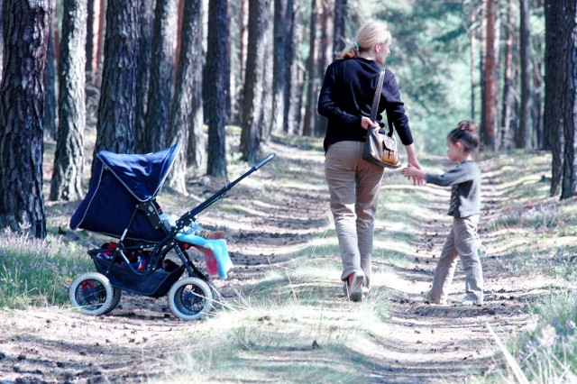 Jeśli wychodzimy z dziećmi na spacer, to tylko tam, gdzie nie mamy kontaktu z innymi ludźmi.